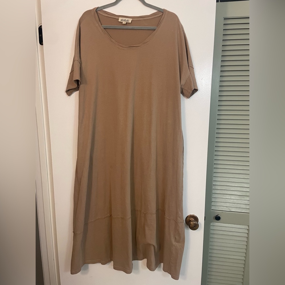 Flowy midi dress